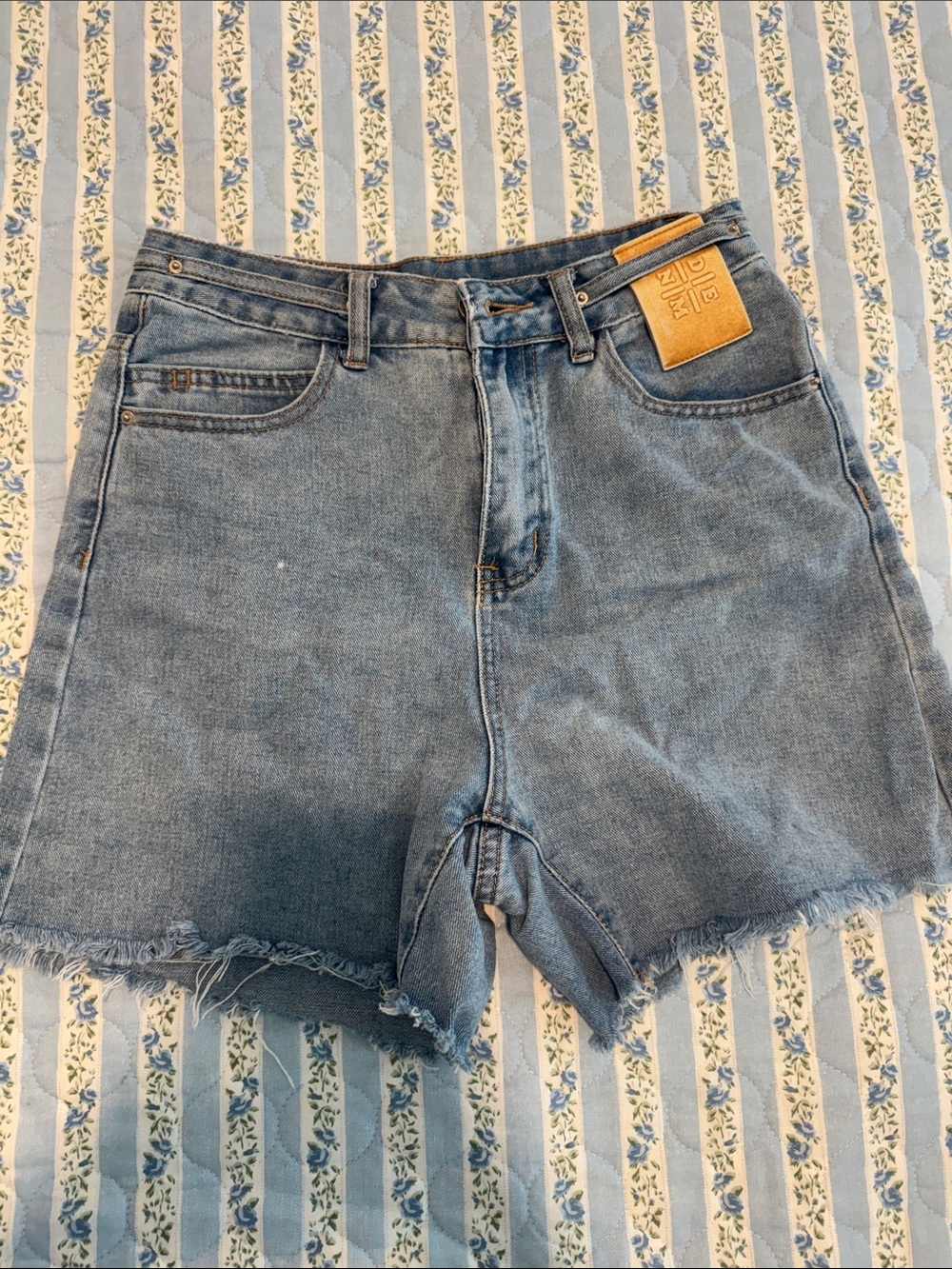 Vintage-Inspired Blue Denim Cutoff Shorts